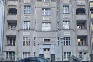 Ruhige 2-Zimmer-Altbauwohnung mit neuer Terrasse und grünem Innenhof