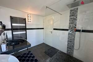 Design trifft See: Exklusive Mini-Villa mit Wellness & Pool am Kinzigsee (Pacht 20 Jahre) – Am Kinzigsee 1, 63505 Langenselbold – Vorschaubild 10