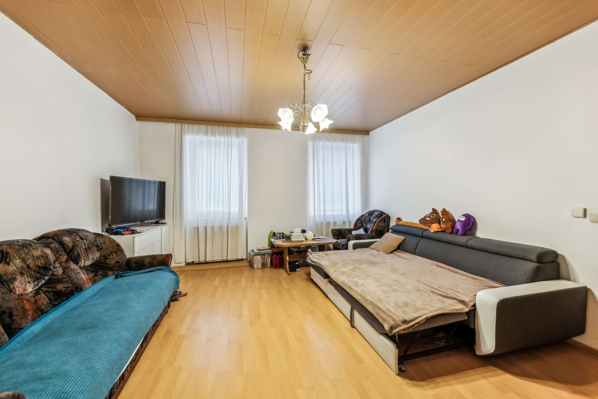 Immobilie in Gunzenhausen - Wohnhaus mit 3 abgeschlossenen Wohneinheiten - Bild 1