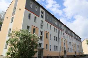 Ab 2026 frei! Tolle 4-Zimmer-Etagenwohnung Flemminggebiet – Am Karbel 75, 9116 Altendorf, Chemnitz – Vorschaubild 1