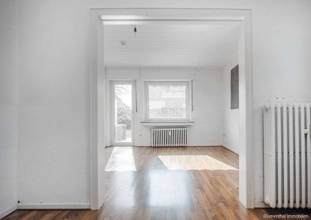 Immobilie in Enger - Zweifamilienhaus mit großzügigem Garten gen Süden in Westerenger - Bild 3