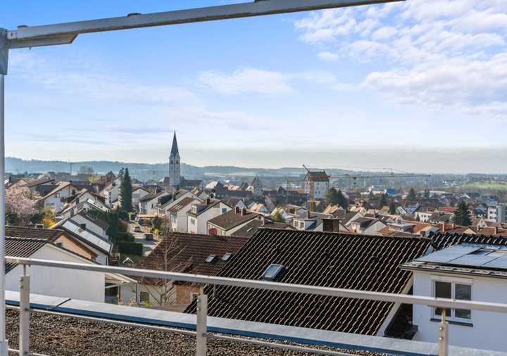 Haushälfte mit tollem Garten und herrlicher See- und Bergsicht in Markdorf