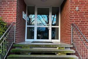 Erstbezug nach Renovierung – moderne Souterrain-1-Zimmer-Wohnung direkt am Rhein in Köln-Niehl