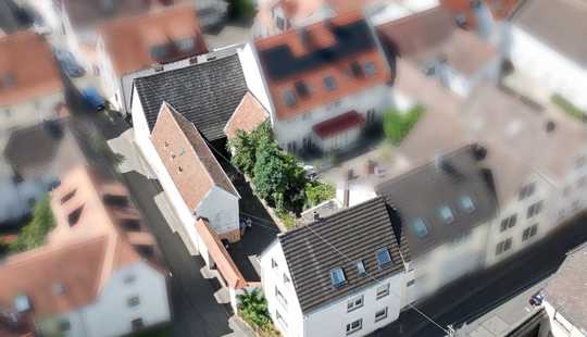 Bild von ERBENHEIM: GROSSZÜGIGES ANWESEN MIT SCHEUNE IN RUHIGER ZENTRUMSLAGE