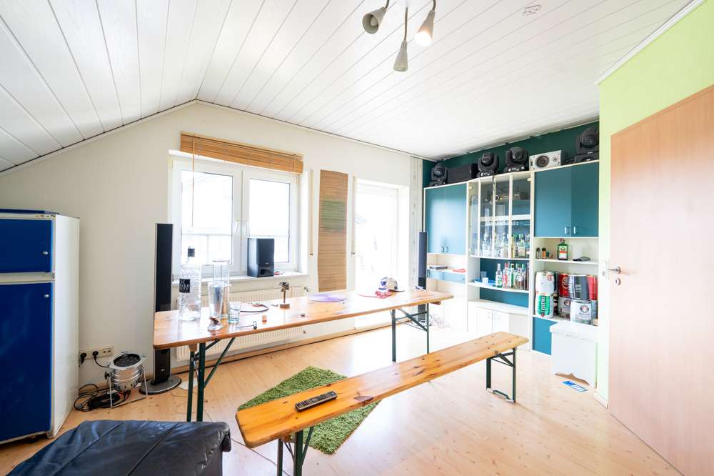 Immobilie in Weisel - ***Raumvielfalt und Gartenidylle*** - Bild 2