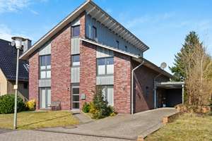 Architektonisches Wohnerlebnis mit Einliegerwohnung – Zentral & ruhig in Neumünster-Faldera – Die vollständige Adresse der Immobilie erhältst du vom Anbieter., 24537 Faldera, Neumünster – Vorschaubild 29