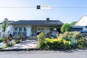 Großzügiger Bungalow mit Einliegerwohnung und Wohlfühlgarten