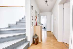 Modernes Familienhaus mit viel Wohnfläche, traumhafter Dachterrasse und Tiefgarage in ruhiger Lage – Die vollständige Adresse der Immobilie erhältst du vom Anbieter., 71711 Steinheim an der Murr – Vorschaubild 8