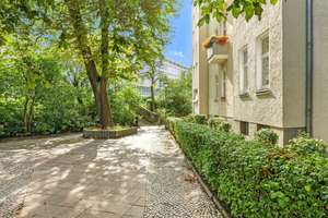 **Perfekt geschnittener Grundriss trifft auf charmante 3 Zimmer Altbauwohnung mit Balkon** – Die vollständige Adresse der Immobilie erhältst du vom Anbieter., 12169 Steglitz, Berlin – Vorschaubild 22