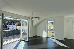 Freie hochwertige 2-Zimmerwohnung: KfW-55 Neubau-Standard mit Klimaanlage im Dachgeschoss
