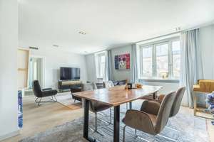 Großzügige Vier-Zimmer-Wohnung im Kollwitzkiez