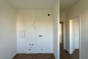 Kleines Familien-Apartment mit Wannenbad und Balkon - leider ohne Aufzug! – Zossener Straße 168, 12627 Hellersdorf, Berlin – Vorschaubild 5