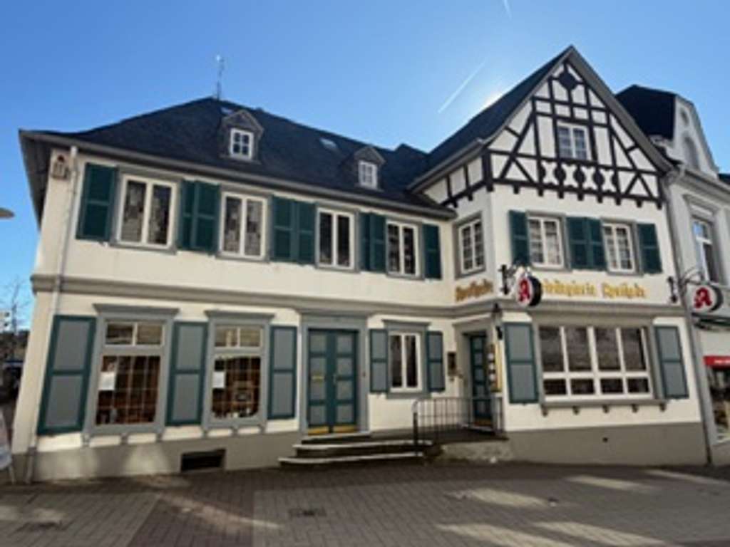 Immobilie in Altenkirchen (Westerwald) - Historisches Gebäude mit viel Potenzial - Bild 0