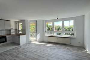 Neu renoviert 2-Zi. Wohnung mit EBK und Balkon – Stuttgart – Vorschaubild 1