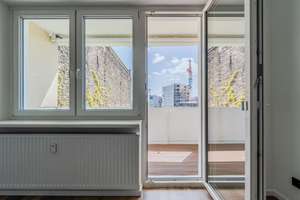 Sonnenbalkon trifft Kudamm-Blick - Hochwertig modernisierte 4 Zimmerwohnung ! – Sybelstraße 56, 10629 Charlottenburg, Berlin – Vorschaubild 4