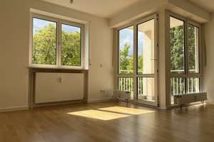 Seeblick - Modernisiertes Apartment in einzigartiger Lage am Schwabinger See