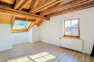 Loftige, helle 2-Zimmer-Dachgeschosswohnung mit besonderem Charme