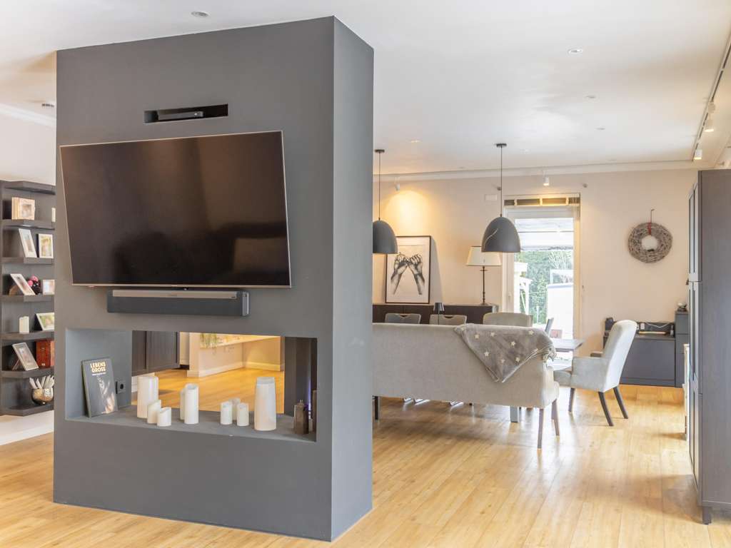 Immobilie in Rohlstorf - Exklusives Wohnerlebnis in Quaal: Modernes Raumwunder mit Pool-Oase und höchstem Komfort - Bild 3