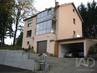 Top Kapitalanlage: Saniertes Dreifamilienhaus  in ruhiger Lage von Motten