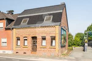 Einfamilienhaus mit Sanierungsbedarf in Kerpen-Bergerhausen ! – Die vollständige Adresse der Immobilie erhältst du vom Anbieter., 50171 Kerpen – Vorschaubild 1