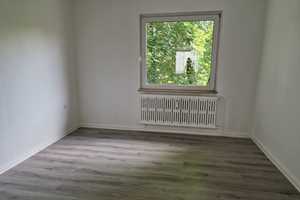 Renovierte 3-Zimmer-Wohnung mit Balkon – Schleiermacherstraße 4, 47139 Duisburg – Vorschaubild 2
