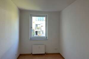 Reihenmittelhaus mit Gartenanteil,max. 5 Personen, mit eigenem festen Einkommen – Käthe-Heinemann-Weg 19, 13591 Staaken, Berlin – Vorschaubild 9