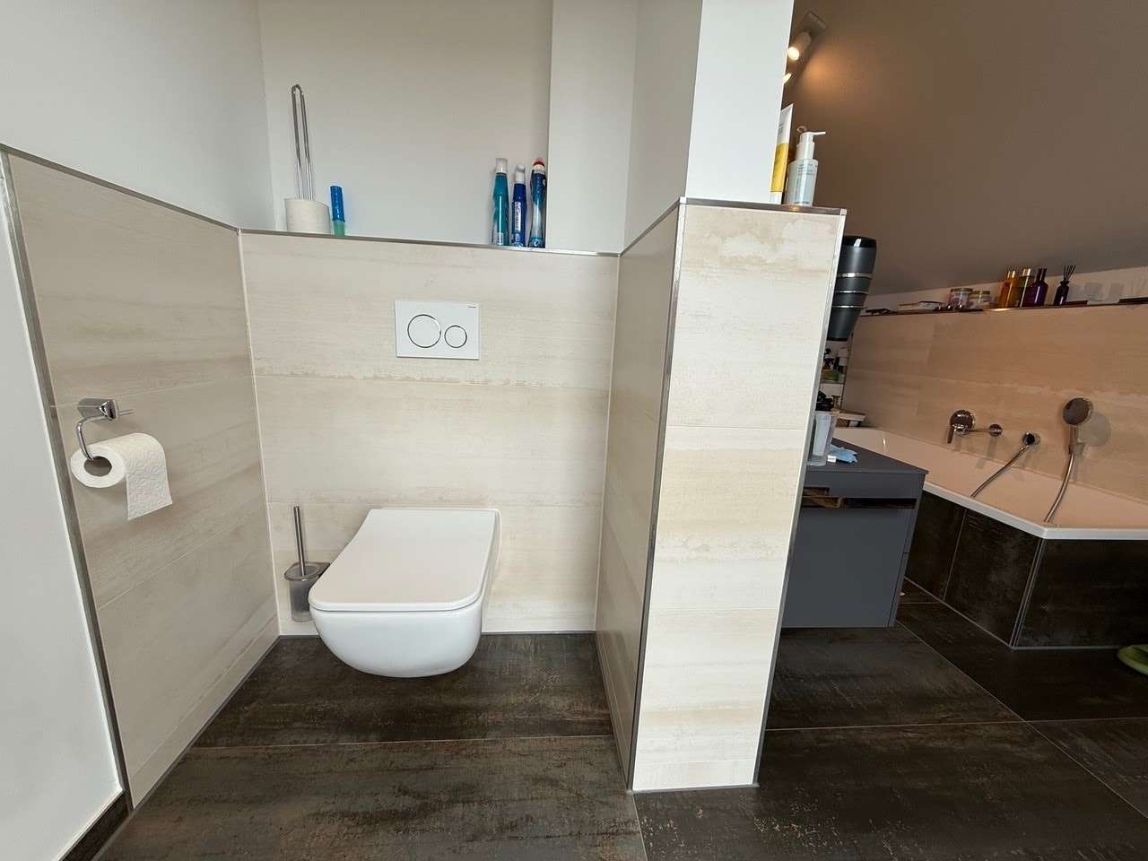 Immobilie in Hümmerich - Neuwertiges EFH mit moderner Technik in herrlicher Aussichtslage - Bild 1