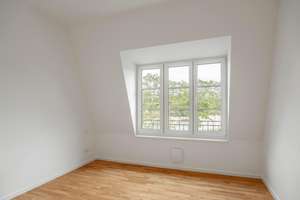Zeitlose Architektur & nachhaltiger Komfort – Lichtdurchflutete Dachgeschosswohnung in Potsdam – Die vollständige Adresse der Immobilie erhältst du vom Anbieter., 14469 Potsdam West, Potsdam – Vorschaubild 2