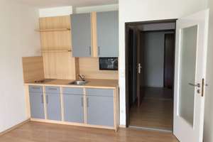 Möblierte helle 1 Zimmer Wohnung mit Balkon in Ramersdorf München ab 01.06.26 – Ottobrunner Straße 40, 81737 Ramersdorf, München – Vorschaubild 2