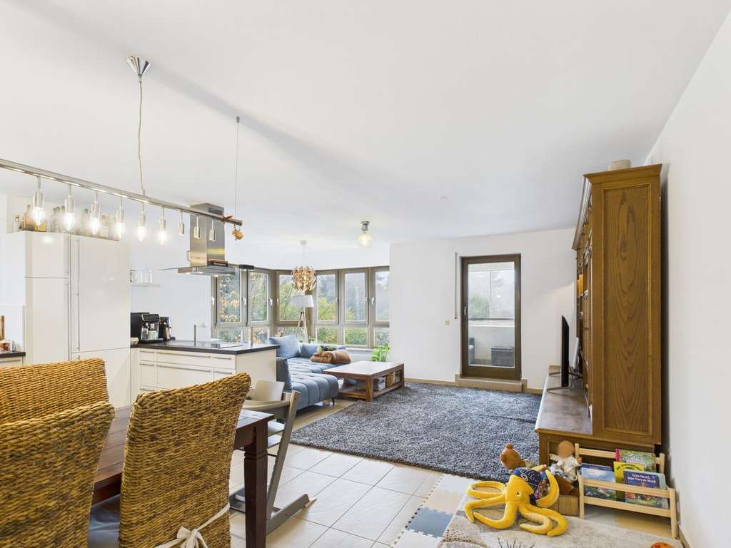 Immobilie in Budenheim - Attraktive 3-Zimmer-Wohnung mit Balkon & Garage in bester Lage von Budenheim - Bild 0