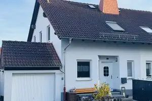 SCHÖNE DOPPELHAUSHÄLFTE IN GEWACHSENER SIEDLUNG – Zwickau (Kreis) – Vorschaubild 1