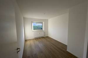 Provisionsfrei! Renoviert! 4-Zimmer-Wohnung mit Garten und Stellplatz! – 33739 Jöllenbeck, Bielefeld – Vorschaubild 9
