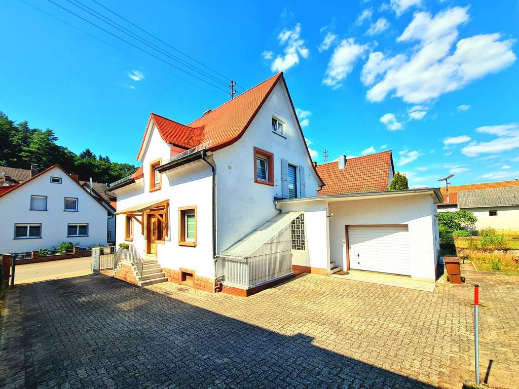 Immobilie in Spirkelbach - Modernisiertes Einfamilienhaus - neues Dach - PV-Anlage - 2 Garagen - Hof und Garten! - Bild 3