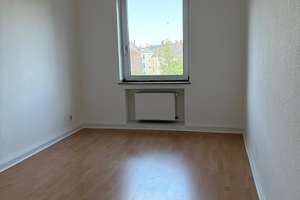 3-Zimmer-Wohnung mit Küche in zentraler Lage und Parkplatz – Corneliusstraße 108, 40215 Friedrichstadt, Düsseldorf – Vorschaubild 3