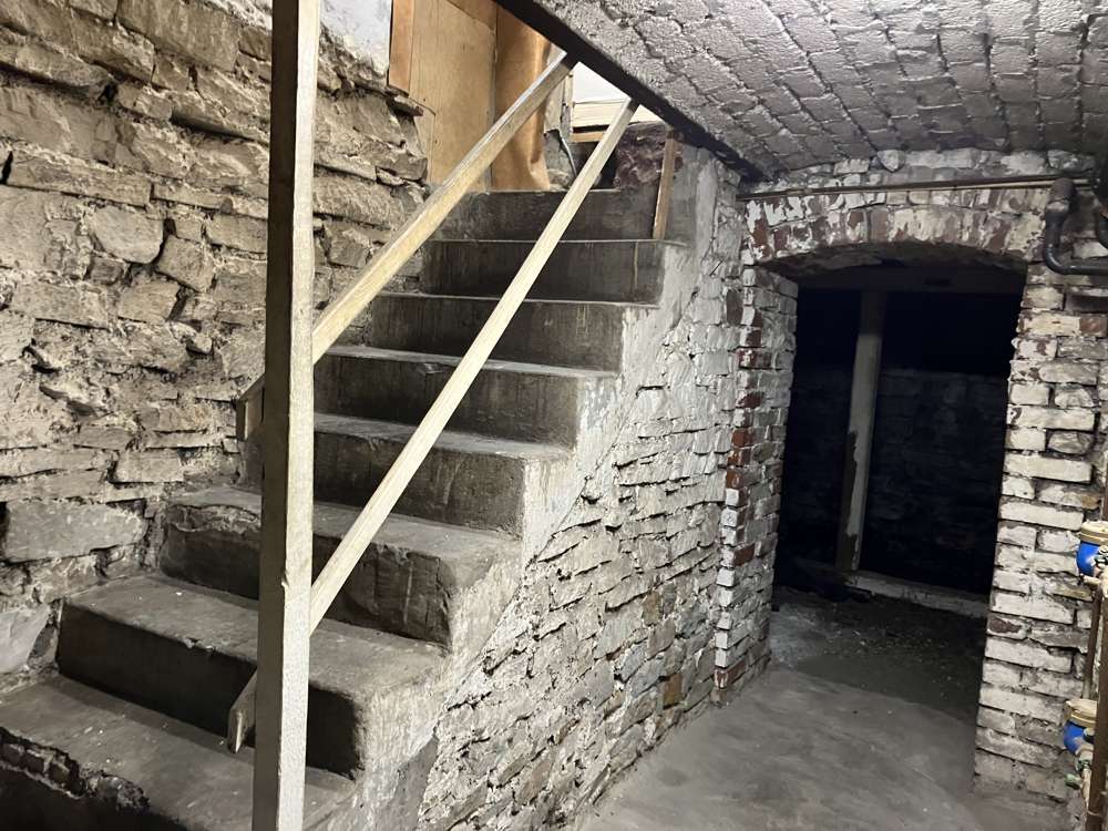 Immobilie in Nistertal - Westerwälder Geschichte mit Gesicht: Ihr neues Zuhause mit besonderer Fassade in 57647 Nistertal - Bild 4