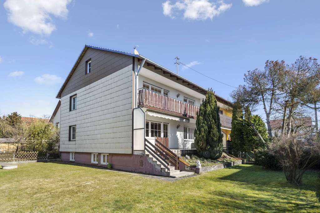 Immobilie in Röhrmoos - Großzügige Doppelhaushälfte mit Potenzial für Ihr Traumzuhause - Bild 1