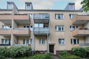 Kapitalanlage in Berlin-Tempelhof – Charmante 1-Zimmer-Wohnung mit großem Balkon – Die vollständige Adresse der Immobilie erhältst du vom Anbieter., 12099 Tempelhof, Berlin – Vorschaubild 1
