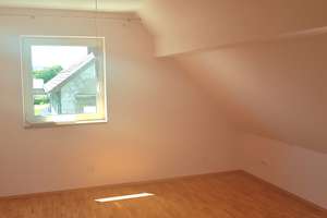 chamante neu renovierte Dachgeschosswohnung mit Balkon und Gartenmitnutzung – Finkenstraße 30, 33609 Mitte, Bielefeld – Vorschaubild 7