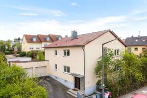 Selbstbezug trifft Stadtoase – modernisiertes ZFH mit Balkon, PV-Anlage und Gartenidylle in Top-Lage – Die vollständige Adresse der Immobilie erhältst du vom Anbieter., 93051 Kumpfmühl-Ziegetsdorf-Neuprüll, Regensburg – Vorschaubild 50