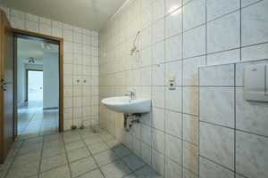 Viel Platz für Ihre individuellen Wünsche: Top-Gepflegtes Wohnhaus mit Büro und großem Grundstück – Tuttlingen (Kreis) – Vorschaubild 71