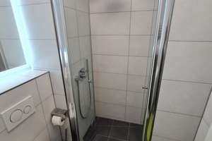 Zweitbezug 1 Zimmer voll möbliert mit EBK und Balkon 4. Stock an der Isar direkt. – Candidstrasse 21, 81543 Siebenbrunn, München – Vorschaubild 6
