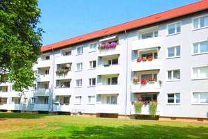 Stettinstr. 34, 2 L - Praktische 2 Zimmer Wohnung mit Tageslichtbad und Loggia