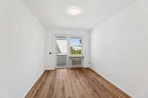 PROVISIONSFREI: komplett sanierte 3-ZKB mit Stellplatz und 2 Balkonen in Top Lage! – Bürgermeister-Bohl-Str. 24, 86157 Pfersee-Süd, Augsburg – Vorschaubild 14