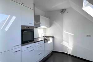 Neuwertige 3,5-Raum-Maisonette-Dachgeschosswohnung mit Balkon und EBK in Köln Kalk – 51105 Humboldt/Gremberg, Köln – Vorschaubild 5