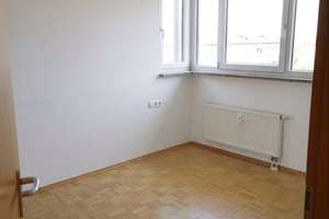 Zentrumsnahe 3-Zimmer-Wohnung mit Balkon & großer Dachterrasse  in unmittelbarer Nähe zum Salonwald – Alt-Württemberg-Allee 79, 71638 Süd, Ludwigsburg – Vorschaubild 4