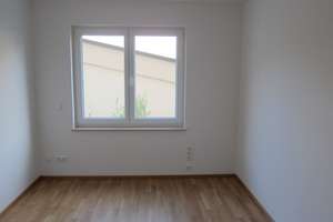 3-Zimmer- Wohnung im EG mit Terrasse und Gartenteil in Unterhaching – An der Hachinger Haid 6d, 82008 Unterhaching – Vorschaubild 3