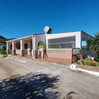 Landhaus zu verkaufen in Canillas De Aceituno, 3 Schlafzimmer.