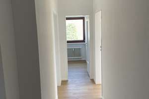 SCHiCKE MODERNE 2-ZI-DACHGESCHOSS-WHG,ca.56m²,GARTENBENUTZUNG,ALLACH-UNTERMENZING-Gruithuisenstraße – 80997 Allach, München – Vorschaubild 3