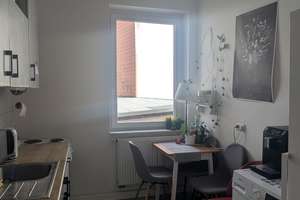  Teilmöblierte 3-Zimmer-Wohnung mit Terrasse in zentraler Lage
