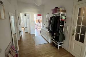 Helle 3-Zimmer-Wohnung mit Erker & Wohnküche inkl. Balkon in Düsseldorf-Golzheim (3. OG) – 40474 Golzheim, Düsseldorf – Vorschaubild 4